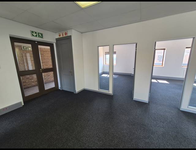 244M² OFFICE TO LET IN RIVONIA